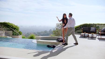 Стервозная красотка обожает, когда парень её трахает после скандала