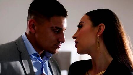 Вот почему начальница такая сука - её давно никто не ебал