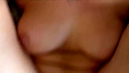 Брат не стесняется и дрочил член перед милой сводной сестрой