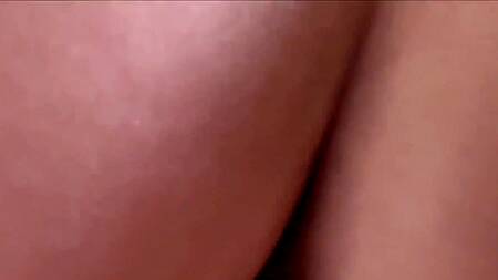 Брат не стесняется и дрочил член перед милой сводной сестрой